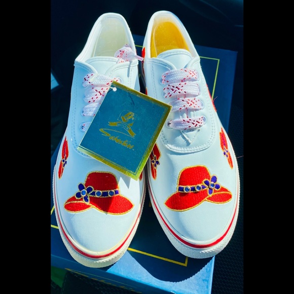Red Hat Lady Society Sabastino sneakers! 8.5 - Picture 2 of 6